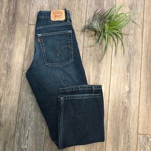 Levi Straight Leg 569